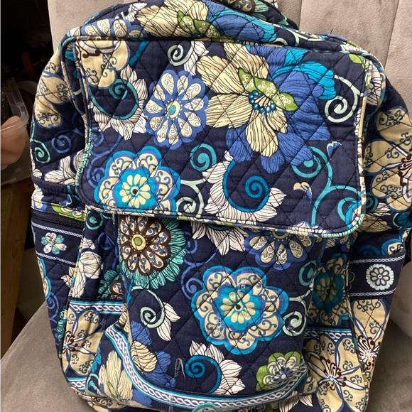 ? Vera Bradley Quilted Floral Backpack